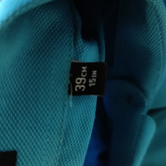 Van Heusen party/formal shirt - Picture 3 of 4